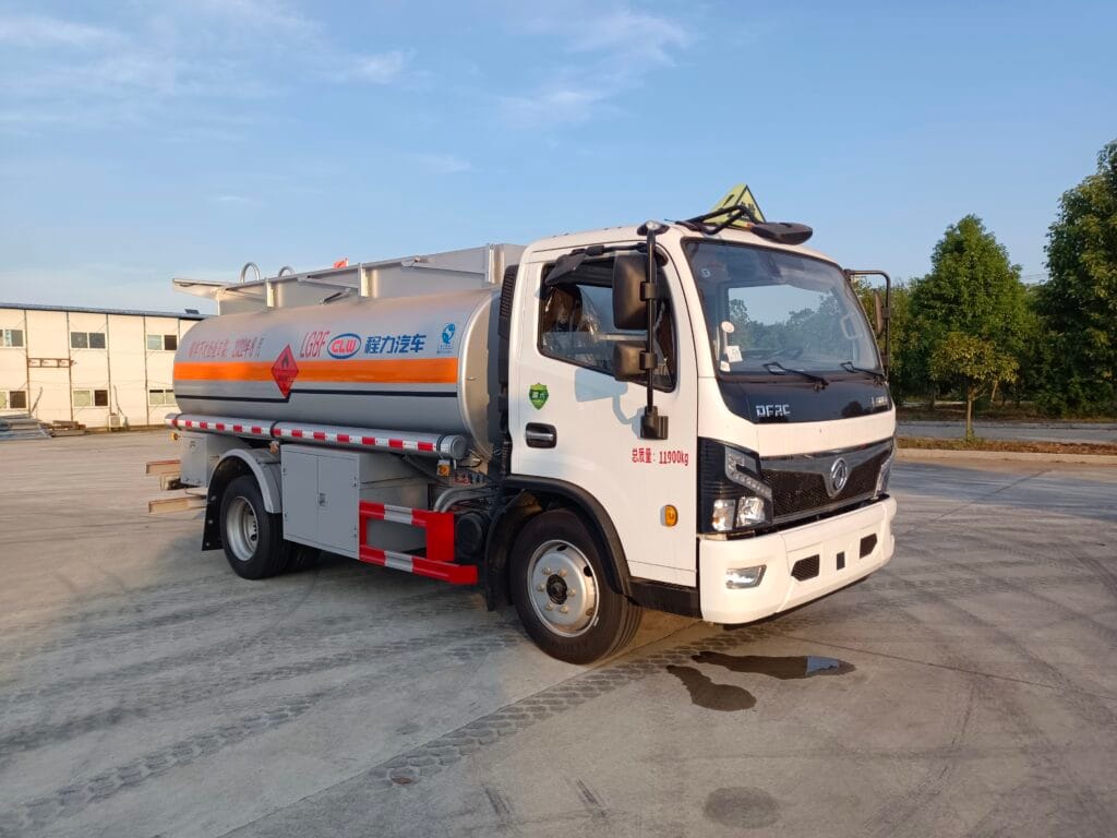 Delivering 30 Units of Compressed Garbage Trucks for Lima Municipal Waste Project